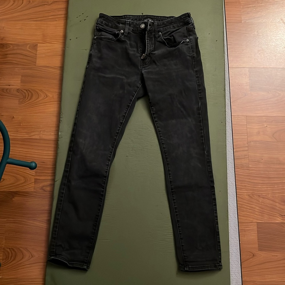American eagle, black skinny jeans. 31x30. Next Level Flex fit